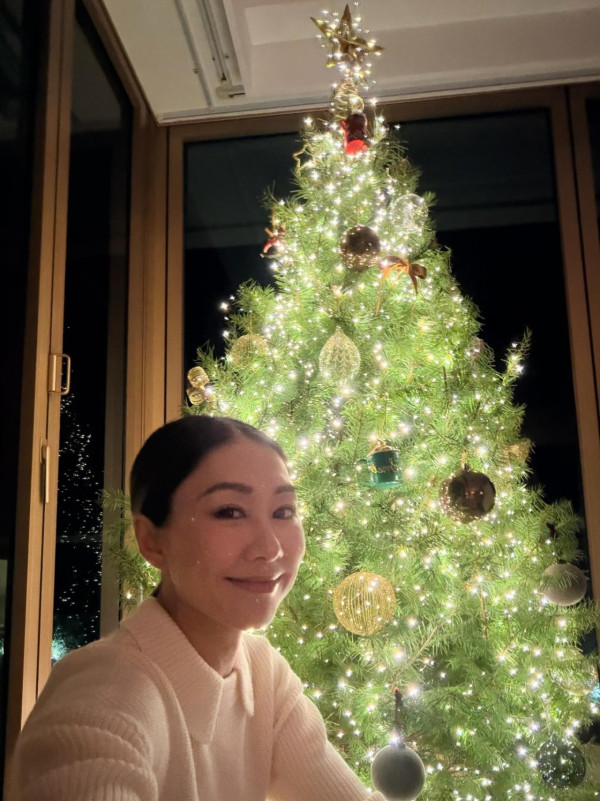 前TVB視后離巢後宣佈北上進軍內地影壇！獲殿堂級導演賞識擔正身價暴漲