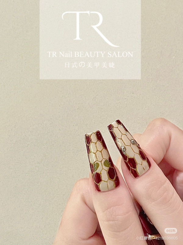 照片來源：小紅書@TR Nail 日式美甲美睫（南山萬象天地店）