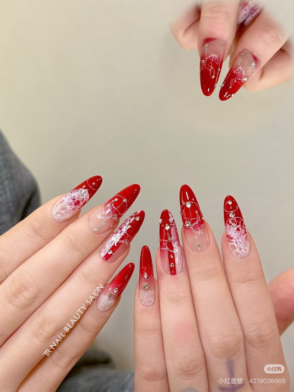 照片來源：小紅書@TR Nail 日式美甲美睫（南山萬象天地店）