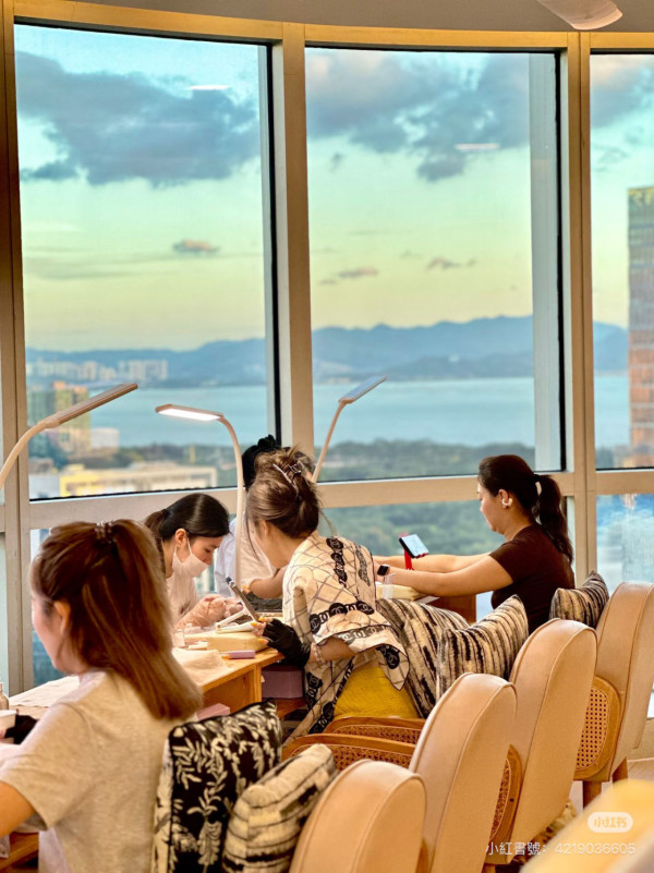 照片來源：小紅書@TR Nail 日式美甲美睫（南山萬象天地店）