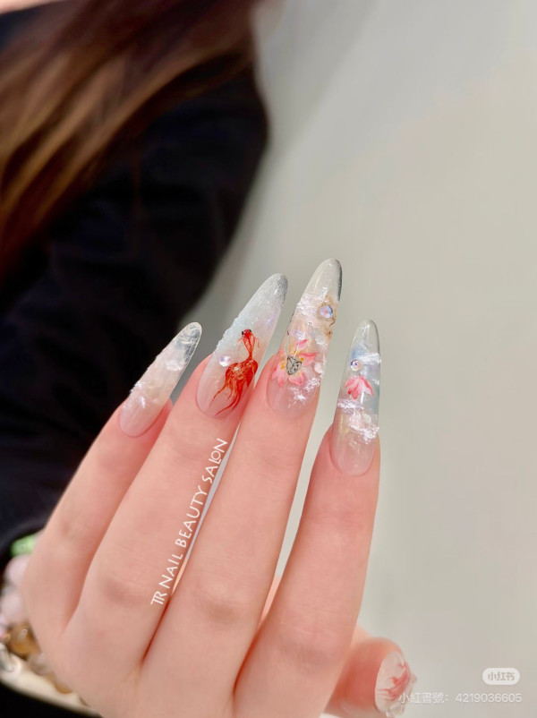 照片來源：小紅書@TR Nail 日式美甲美睫（南山萬象天地店）