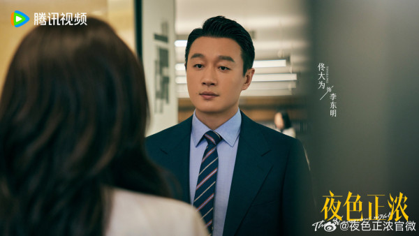 夜色正濃線上看｜追劇日曆/演員角色介紹！張兆輝演商界「型佬」職場愛情劇力十足