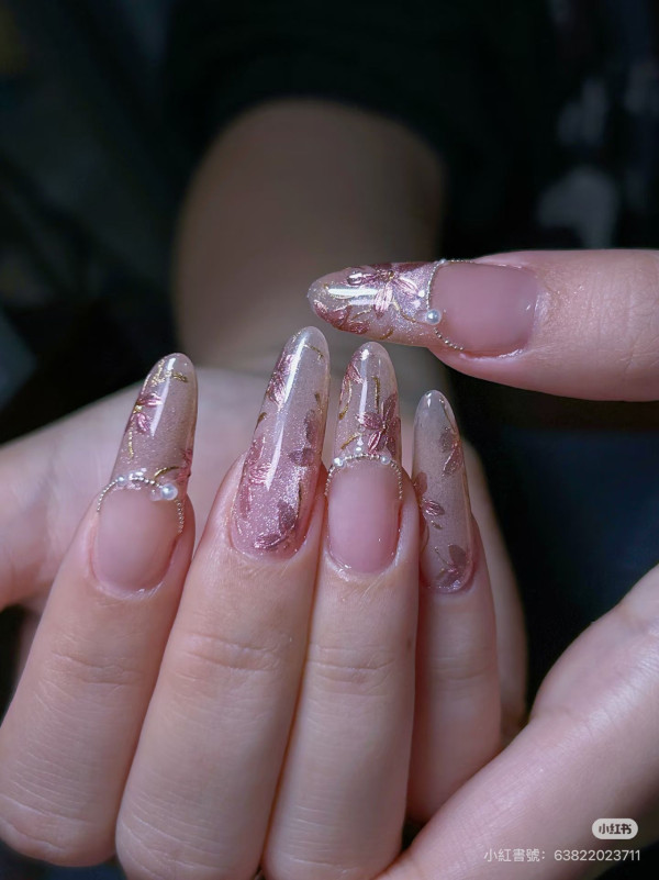 照片來源：小紅書@蘭花芷國風·美甲美睫（崗廈店）