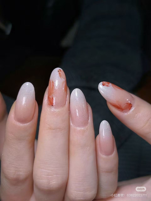 照片來源：小紅書@蘭花芷國風·美甲美睫（崗廈店）