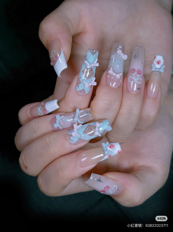 照片來源：小紅書@蘭花芷國風·美甲美睫（崗廈店）
