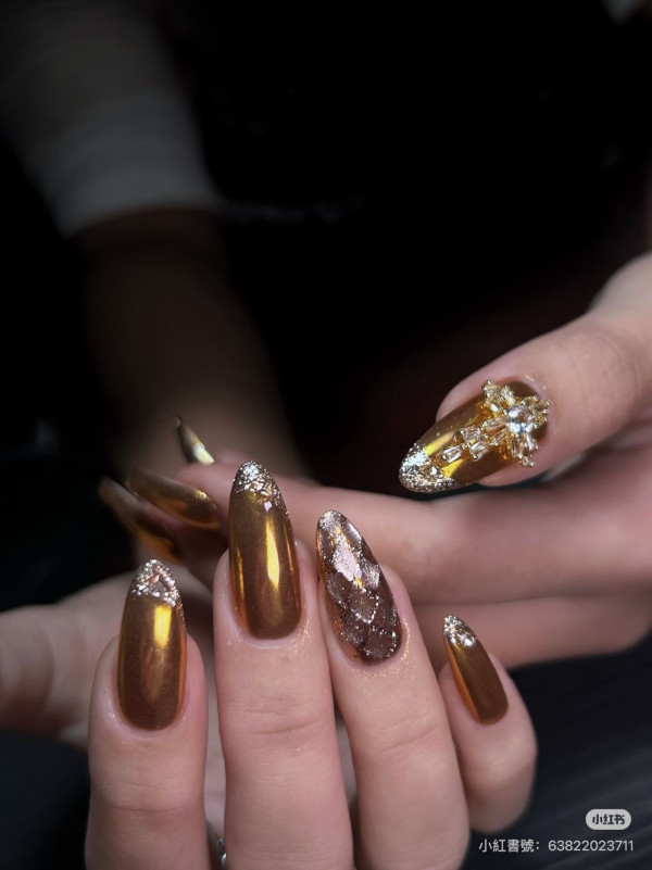 照片來源：小紅書@蘭花芷國風·美甲美睫（崗廈店）