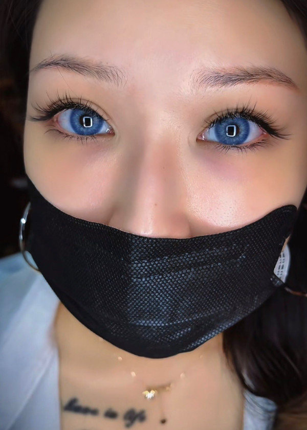 照片來源：小紅書@蘭花芷國風·美甲美睫（崗廈店）