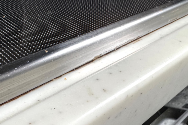 激落君縫隙鏟$12解決廚房死角 日本清潔達人大讚：爐頭油垢一秒剷走、附3款替換芯