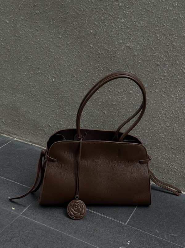 2026泰國10大手袋推介最平0入手！平價版Loewe被大推！唔止Naraya 