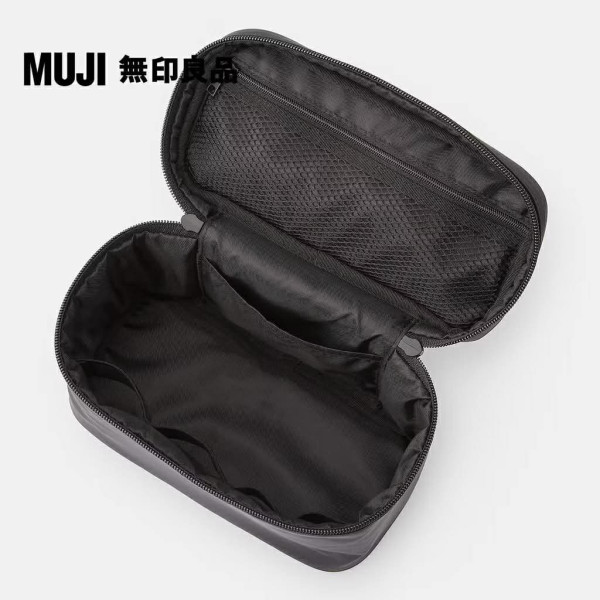 MUJI 化妝袋唔止裝化妝品？網民揭$188「最強用法」變相機袋：後悔太遲知