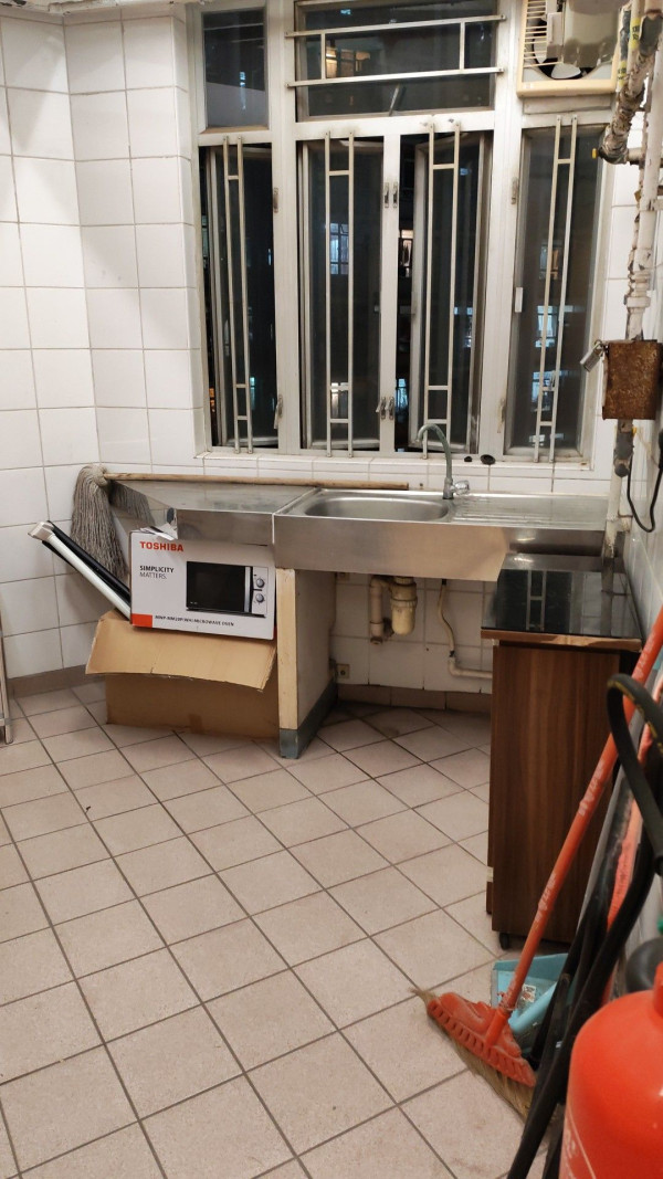 公屋二派竟獲「共用廁所」單位？網民揭恐怖內幕勸退：變相呃機會！港媽收信嚇窒