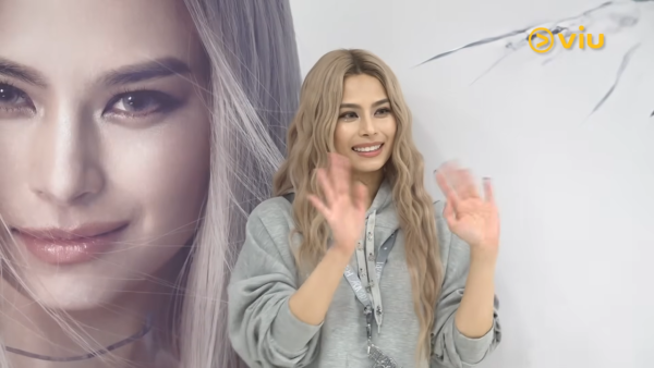 Gin Lee演唱會驚揭患「媽媽手」痛到冚唔到被！私下與炎明熹一舉動盡顯暖心師徒情