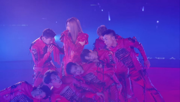 Gin Lee演唱會驚揭患「媽媽手」痛到冚唔到被！私下與炎明熹一舉動盡顯暖心師徒情