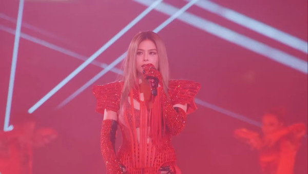 Gin Lee演唱會驚揭患「媽媽手」痛到冚唔到被！私下與炎明熹一舉動盡顯暖心師徒情