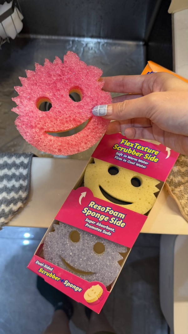 洗碗界愛馬仕？$30「笑臉海綿」瘋傳！遇冷熱變身去油 網民：用過返唔到轉頭