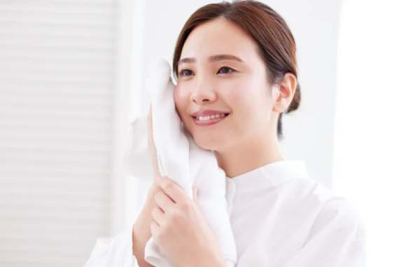 沖涼順便洗面＝爛面？呢個動作令皮膚快老10年！專家揭5大護膚禁忌