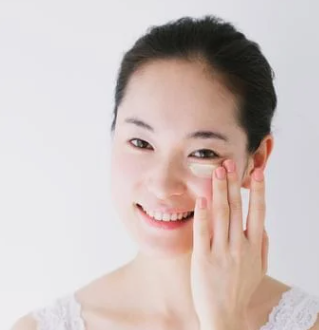 沖涼順便洗面＝爛面？呢個動作令皮膚快老10年！專家揭5大護膚禁忌