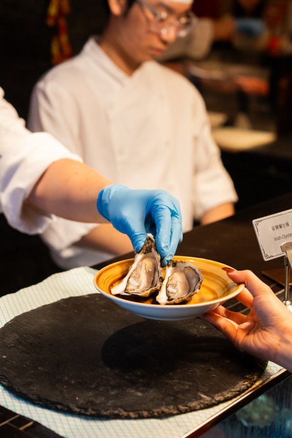 過年玩轉澳門，跟住內文打卡、搵食、潮買！新一年，繼續豐衣足食，玩得盡興！ 