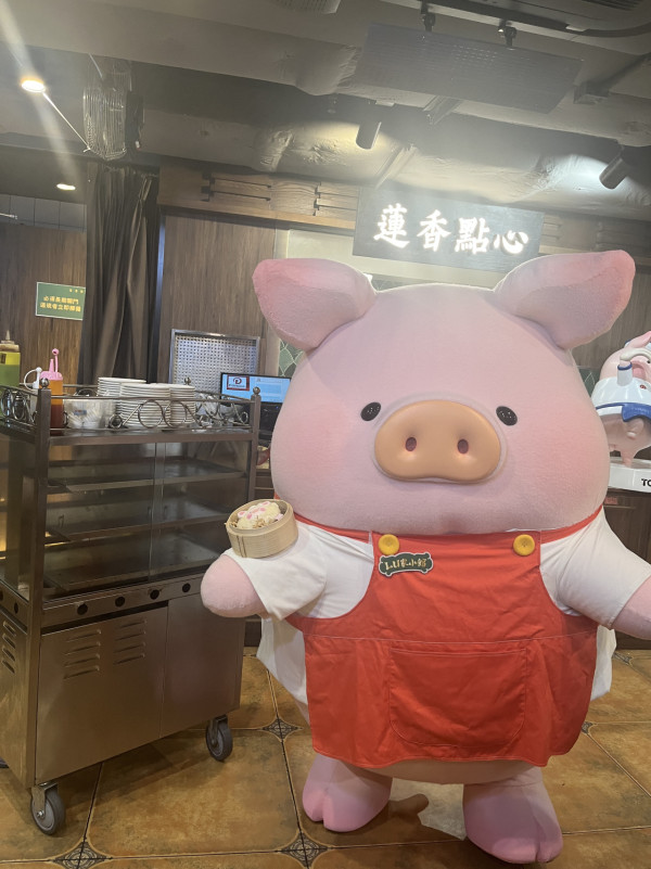 Lulu罐頭豬全港首間Cafe登陸旺角T.O.P！1:1巨型公仔打卡／午餐肉可可／免費送限定禮品