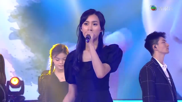 鍾柔美罕有回應單親媽媽夜總會工作傳聞 網民翻2021年舊片「多謝Daddy」踢爆又講大話