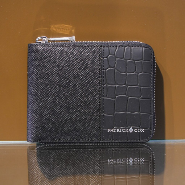 Cow Leather Round Zip Wallet（圖片來源：Patrick Cox）