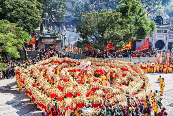 馬年遊澳指南！澳門6大新春活動 | 無人機+煙花匯演 / 17架花車巡遊 / 幸福加「馬」新口岸 