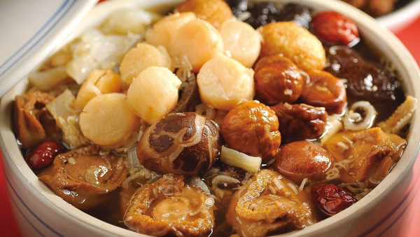 團年飯驚見7道菜急加餸反變「真．食七」？網民教睇中式酒席計餸規矩 糯米飯/甜品原來唔計！