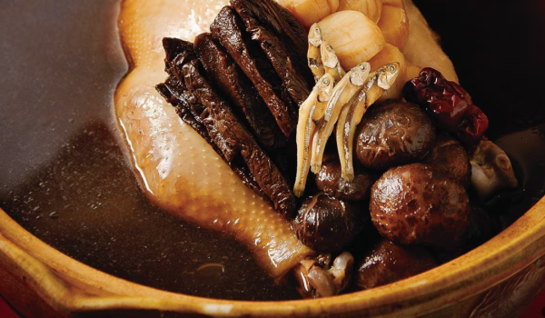 團年飯驚見7道菜急加餸反變「真．食七」？網民教睇中式酒席計餸規矩 糯米飯/甜品原來唔計！