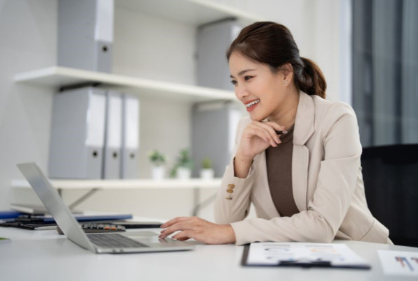 打工仔下班副業/在家副業︰技術顧問 Technical Consulting（圖片來源︰Canva）