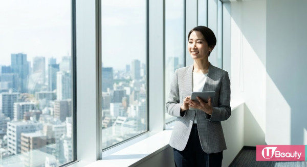 開工吉日2026｜辦公桌「左高右低」先有運行？唐碧霞揭升職 3 寶：椅背掛這件衫即有靠山