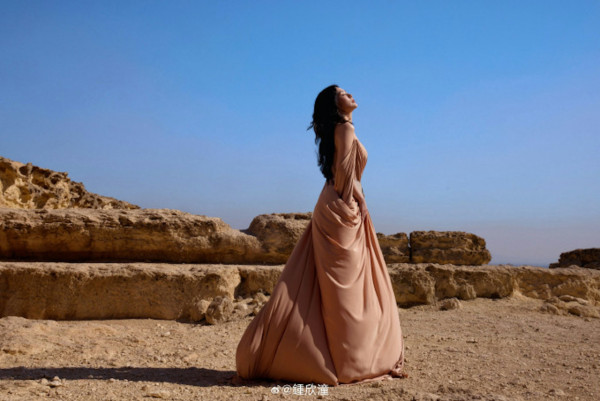 阿嬌飛埃及慶生零濾鏡生圖超驚艷!45歲少女感似食防腐劑「360度無死角」