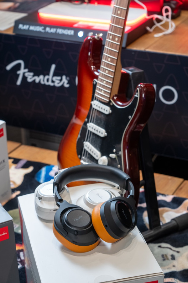 iPhone 藍牙無損終有解？Fender 首隻降噪耳筒 MIX 登場！附送隱藏「Dongle」無線聽歌達 24-bit/96kHz 規格