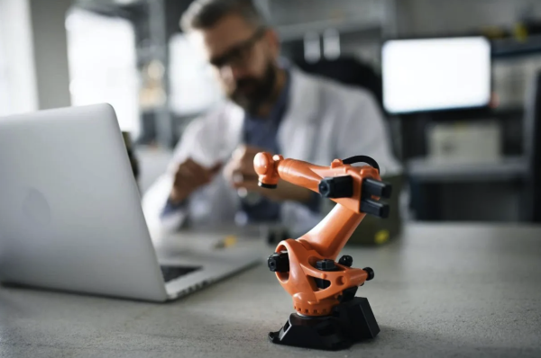 LinkedIn列25大熱門職業 - 1.AI工程師（AI engineers）。圖片來源：Unsplash