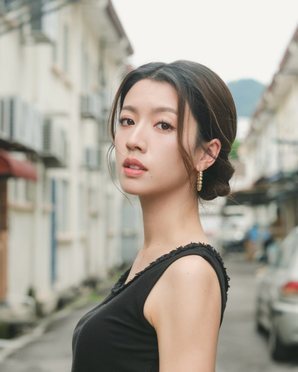 再有一線女藝人暗示已低調離巢TVB！結束13年賓主關係：「今年故事重新開始」