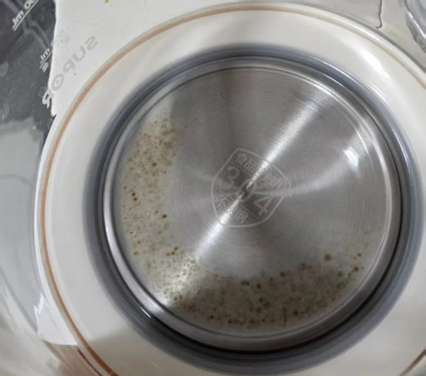 MUJI $18「百潔布」爆紅！外表似紙巾？網民實測去鏽水垢：後悔太遲買