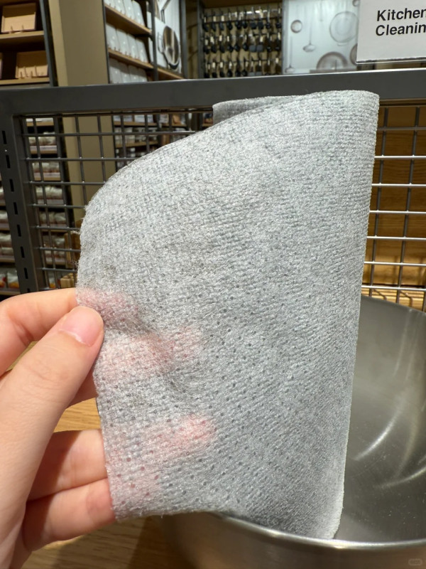 MUJI $18「百潔布」爆紅！外表似紙巾？網民實測去鏽水垢：後悔太遲買