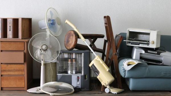 網民盤點7大「買完想死」封塵物品！2萬蚊公仔收床底、公認最廢第1位竟然係...