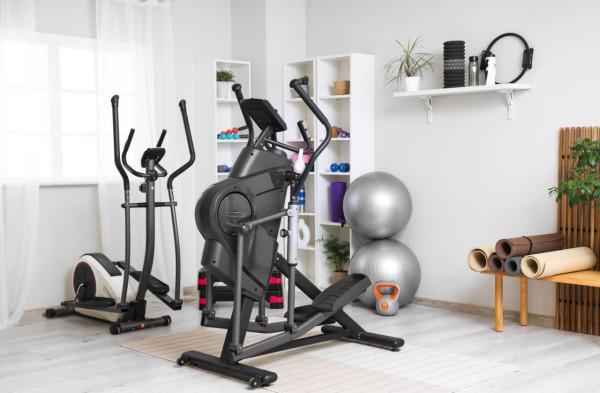 網民盤點7大「買完想死」封塵物品！2萬蚊公仔收床底、公認最廢第1位竟然係...