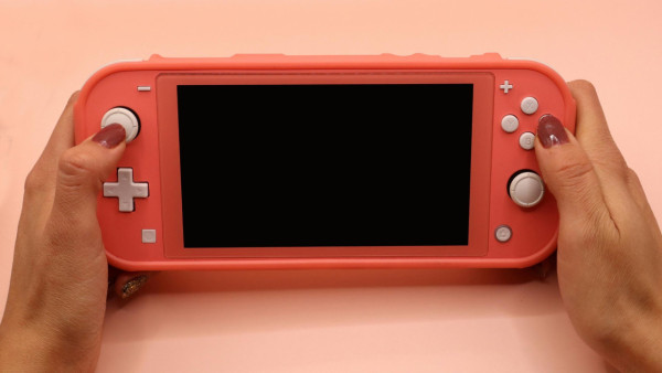 網民盤點7大「買完想死」封塵物品！2萬蚊公仔收床底、公認最廢第1位竟然係...