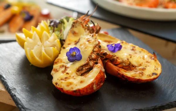 港島海逸君綽酒店自助餐買一送一！3.5小時任食鮑魚/龍蝦/蟹腳！生啤+汽水無限量供應