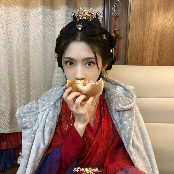 歡樂茶飯｜「00後小花」王影璐憑3部主演劇人氣爆紅！搭檔陳飛宇曾被傳同居約會