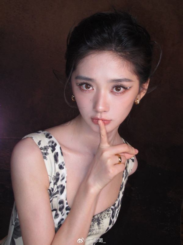 歡樂茶飯｜「00後小花」王影璐憑3部主演劇人氣爆紅！搭檔陳飛宇曾被傳同居約會