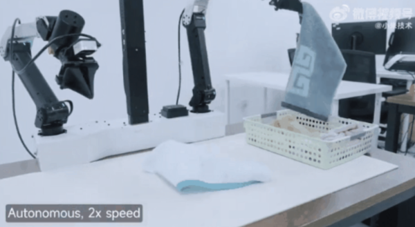 小米機器人摺毛巾、砌積木影片流出！雷軍宣布全球招兵買馬【附官方投 CV 郵箱】