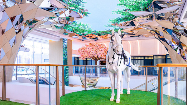 馬年賽馬日2026︰新地標「連薈」3大駿馬打卡位（圖片來源︰香港賽馬會）