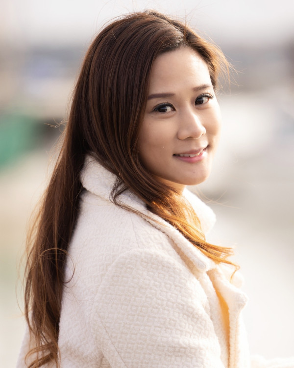 前港姐冠軍婚後高調轉行做地產經紀!介紹筍盤兼送名校攻略︰搵食艱難?