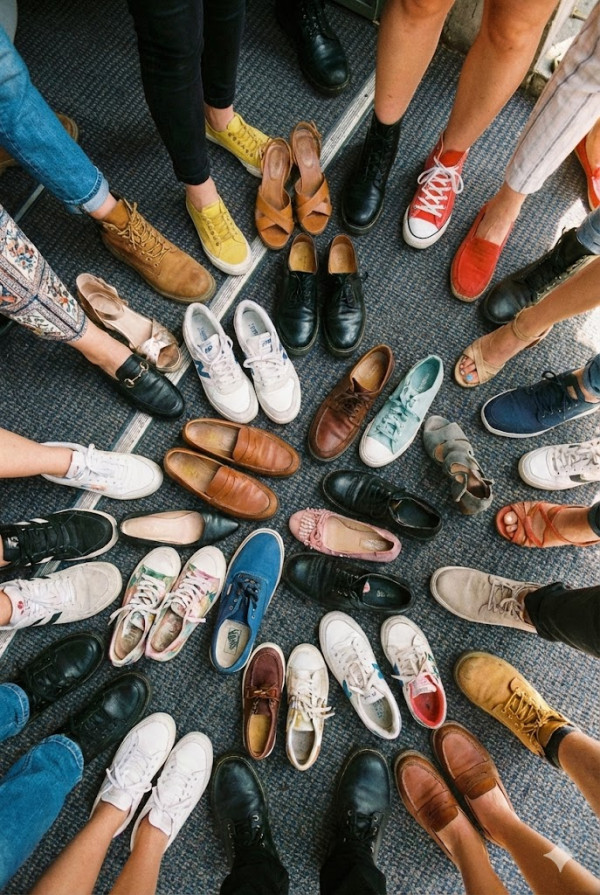 資深空姐憑鞋判斷乘客麻煩程度 著Adidas最好人？呢款鞋人品奇差極「西客」 