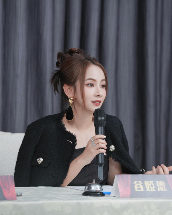 谷婭溦爆Seed炮轟某前輩歌手玩針對！嫌疑人對號入座列4點反擊︰不要誤會我