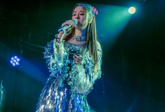 谷婭溦爆Seed炮轟某前輩歌手玩針對！嫌疑人對號入座列4點反擊︰不要誤會我