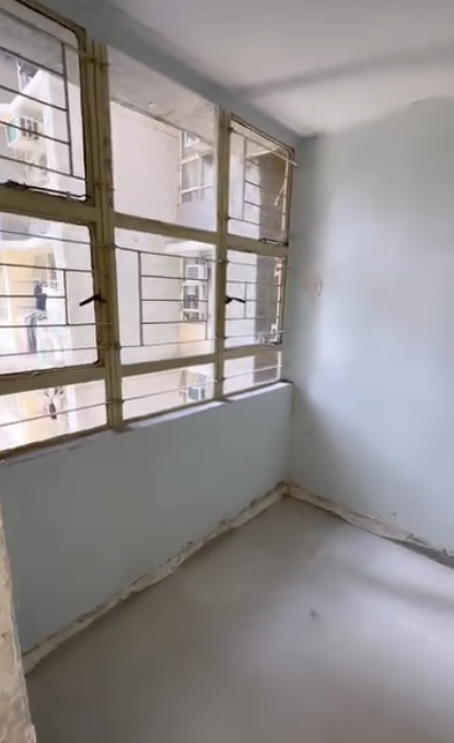 大門右側已設有一個大型「梗房」。圖片來源：Facebook@香港公營房屋討論區