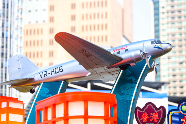 搶先睇新春花車設計!旅發局「國泰新春國際匯演之夜」花車巡遊+精彩表演 為馬年賀歲打頭陣